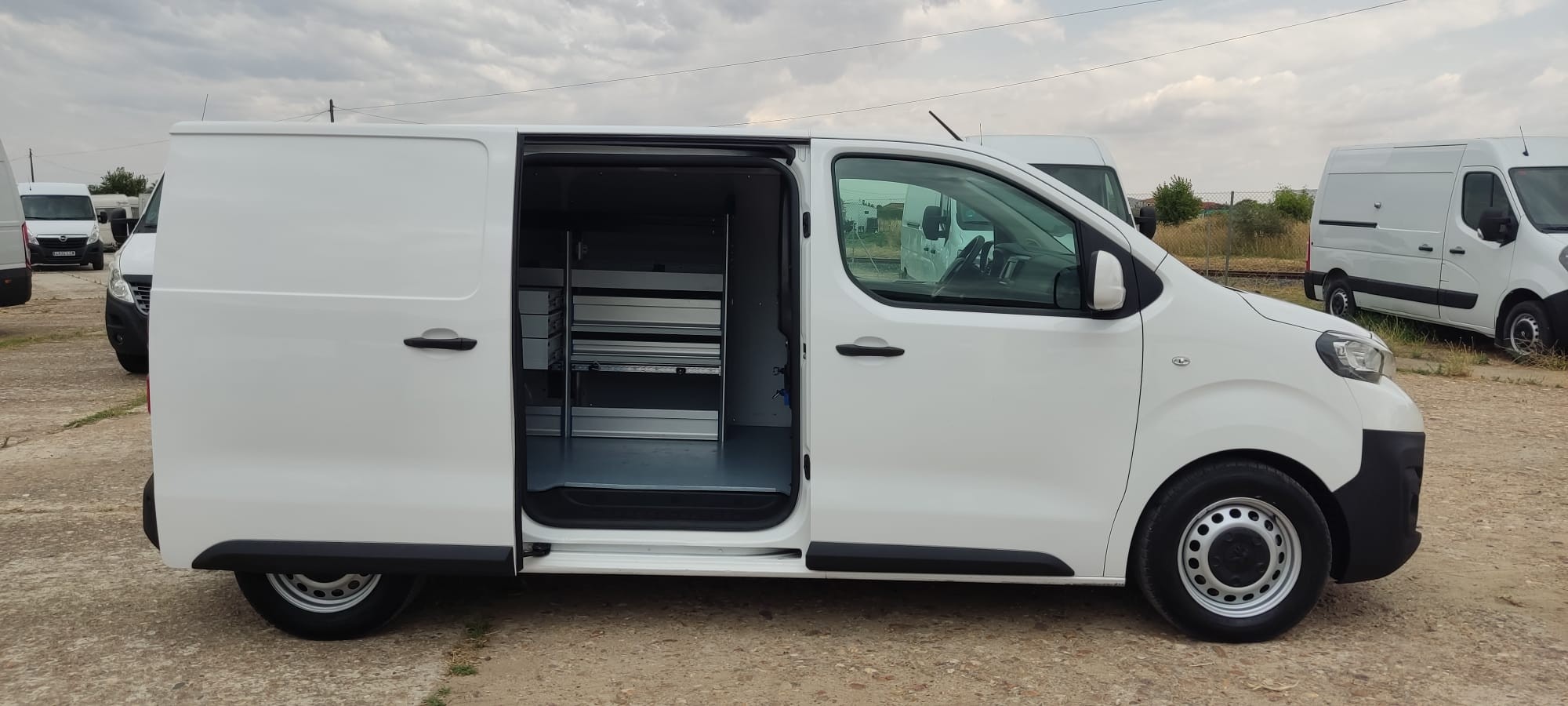 copy of FORD COURIER 1.6 TDCI 75 CV FURGON