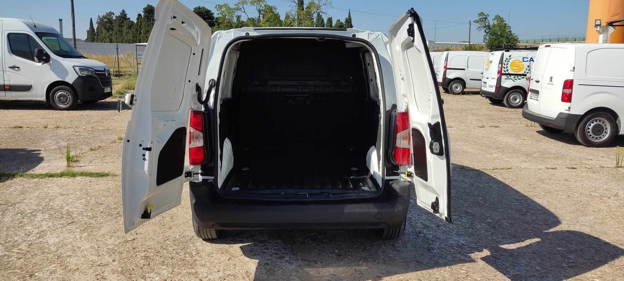 copy of FORD COURIER 1.6 TDCI 75 CV FURGON