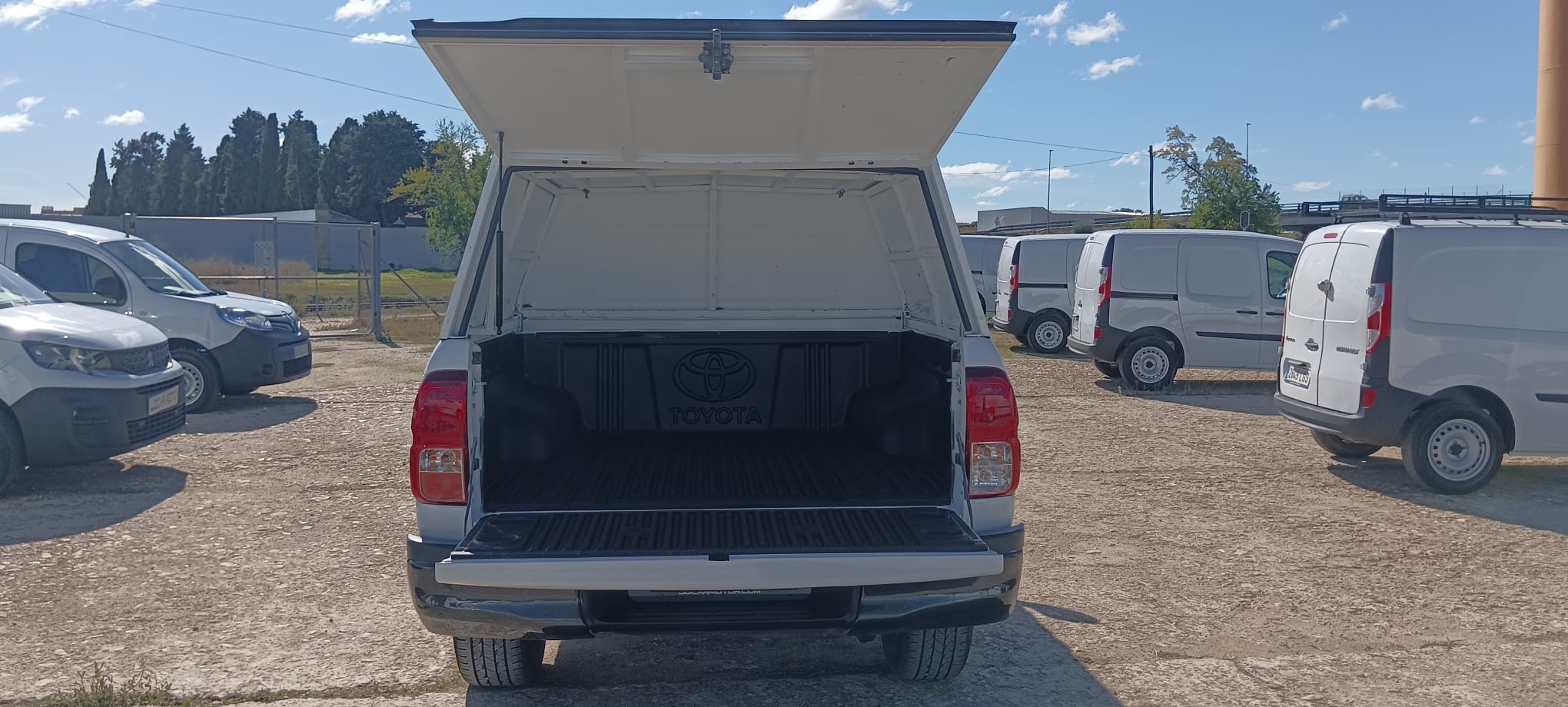 TOYOTA HILUX 2.4 D4D 150 CV DOBLE CABINA GX