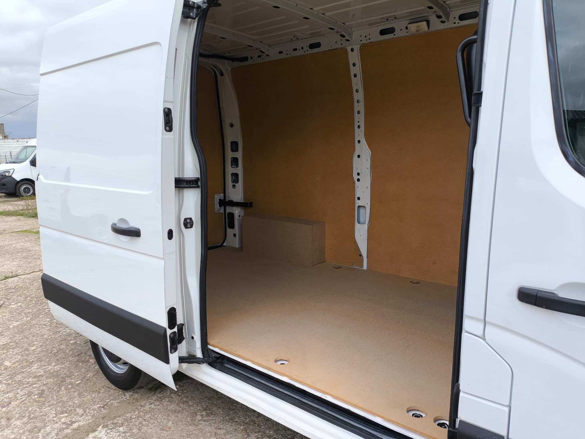 copy of FORD COURIER 1.6 TDCI 75 CV FURGON