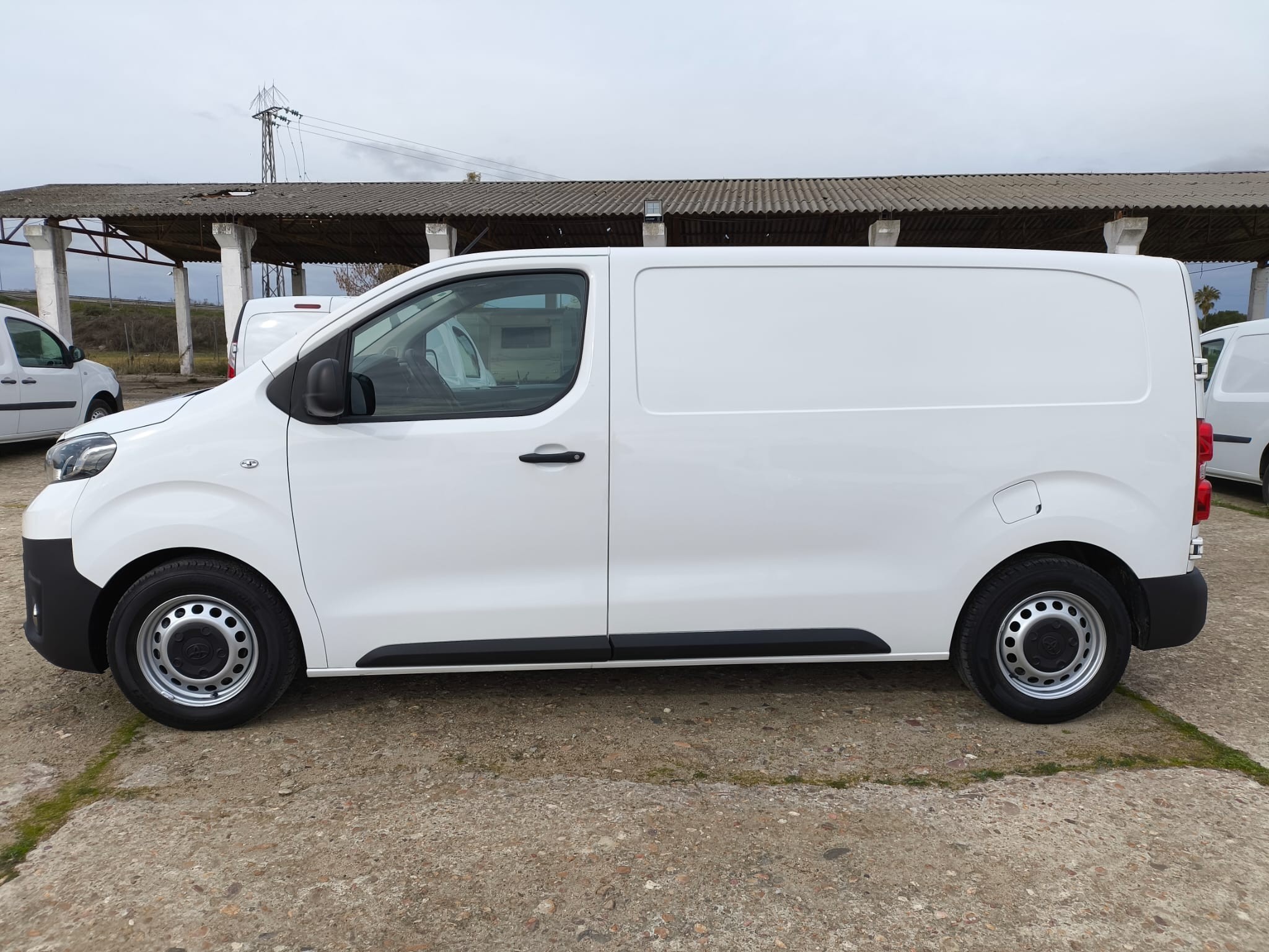 copy of FORD COURIER 1.6 TDCI 75 CV FURGON