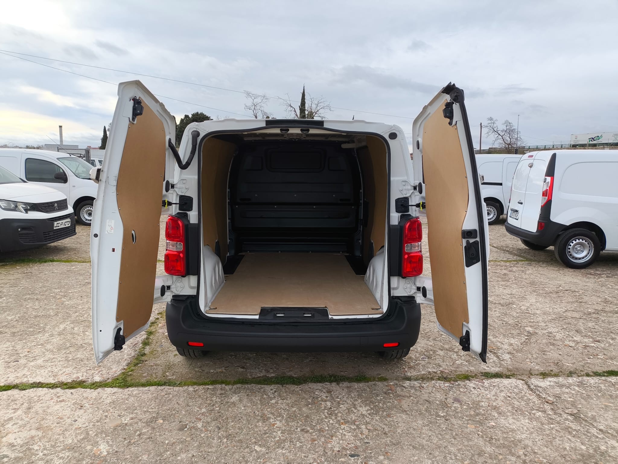 copy of FORD COURIER 1.6 TDCI 75 CV FURGON