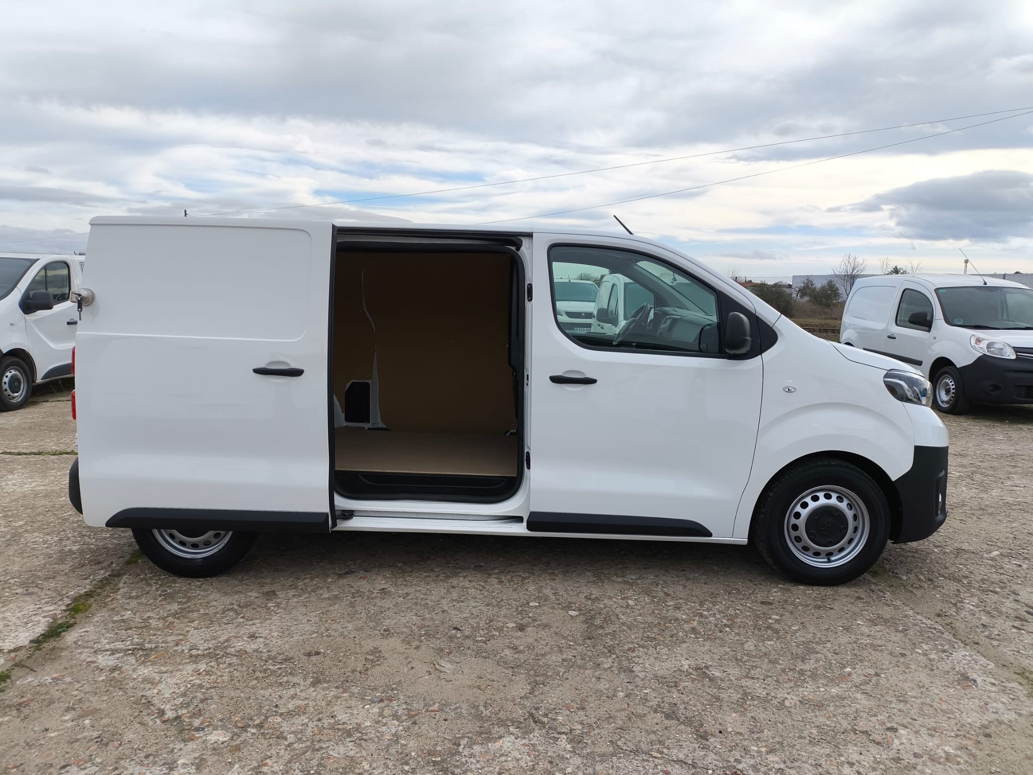 copy of FORD COURIER 1.6 TDCI 75 CV FURGON