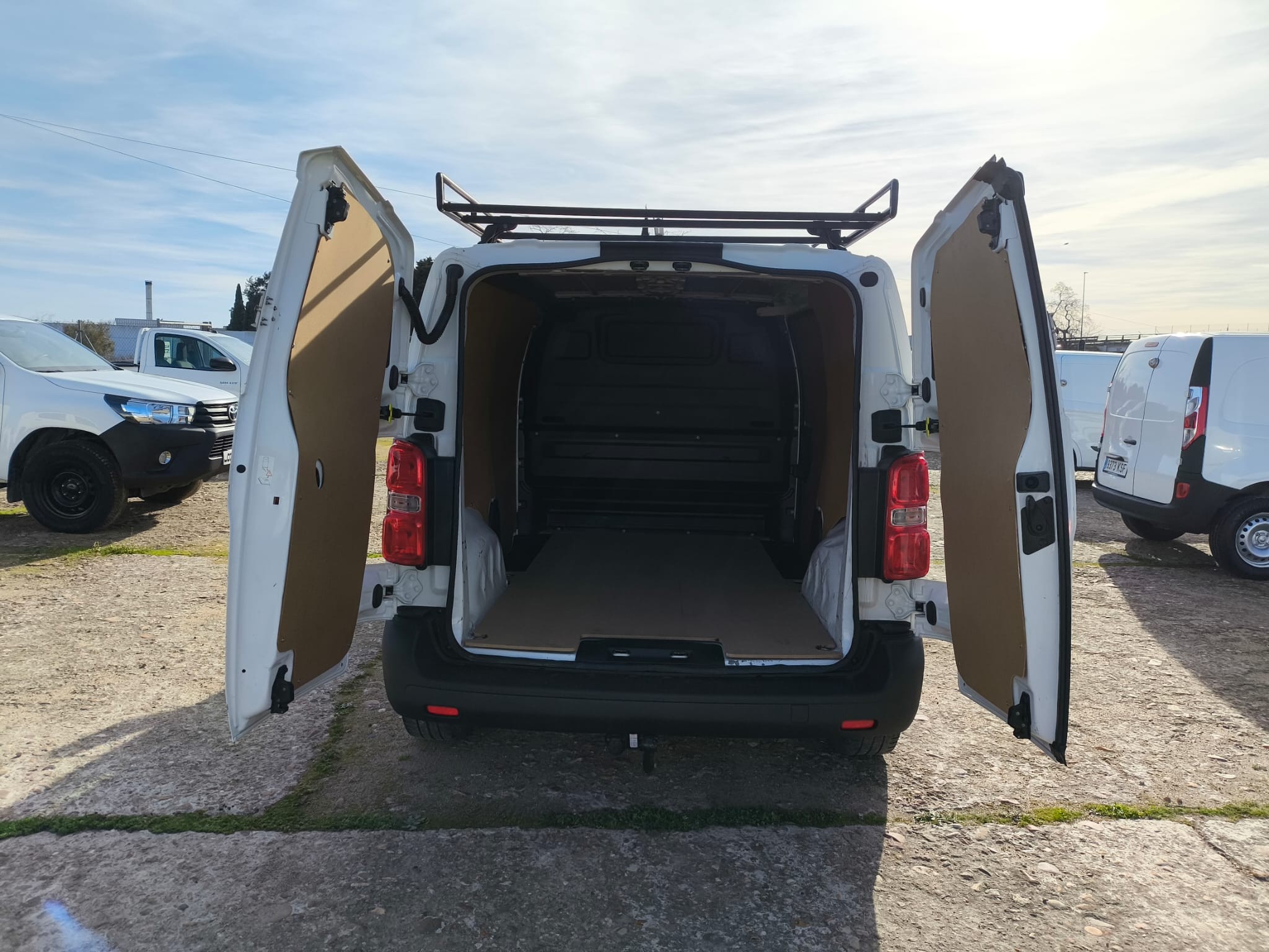 copy of FORD COURIER 1.6 TDCI 75 CV FURGON