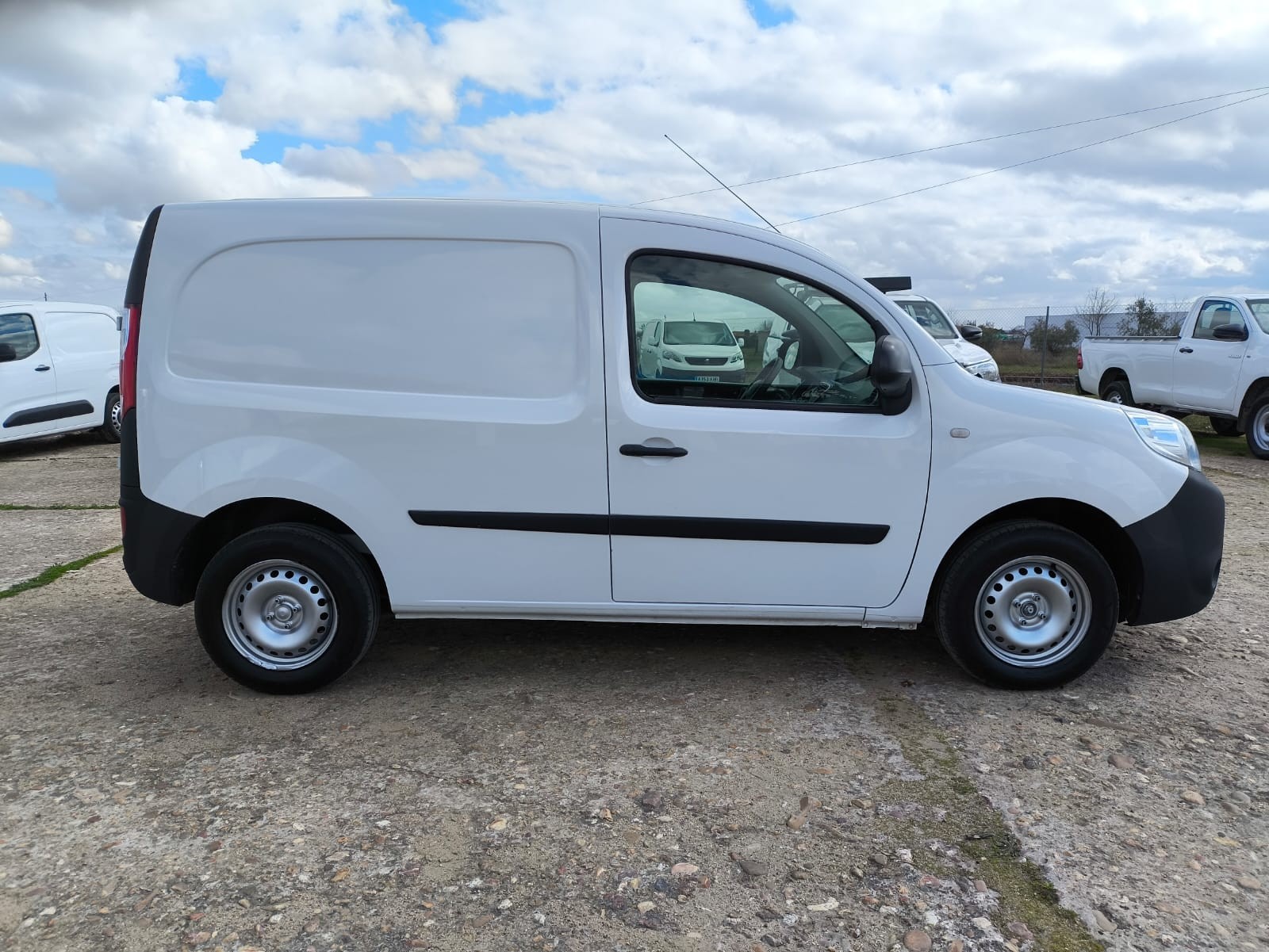 RENAULT KANGOO PROFESIONAL 1.5 DCI 75 CV FURGON TALLER