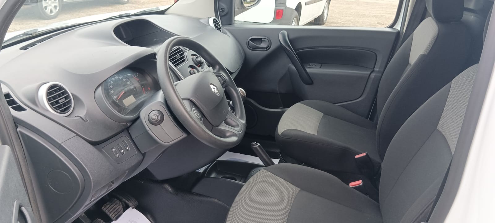 copy of FORD COURIER 1.6 TDCI 75 CV FURGON