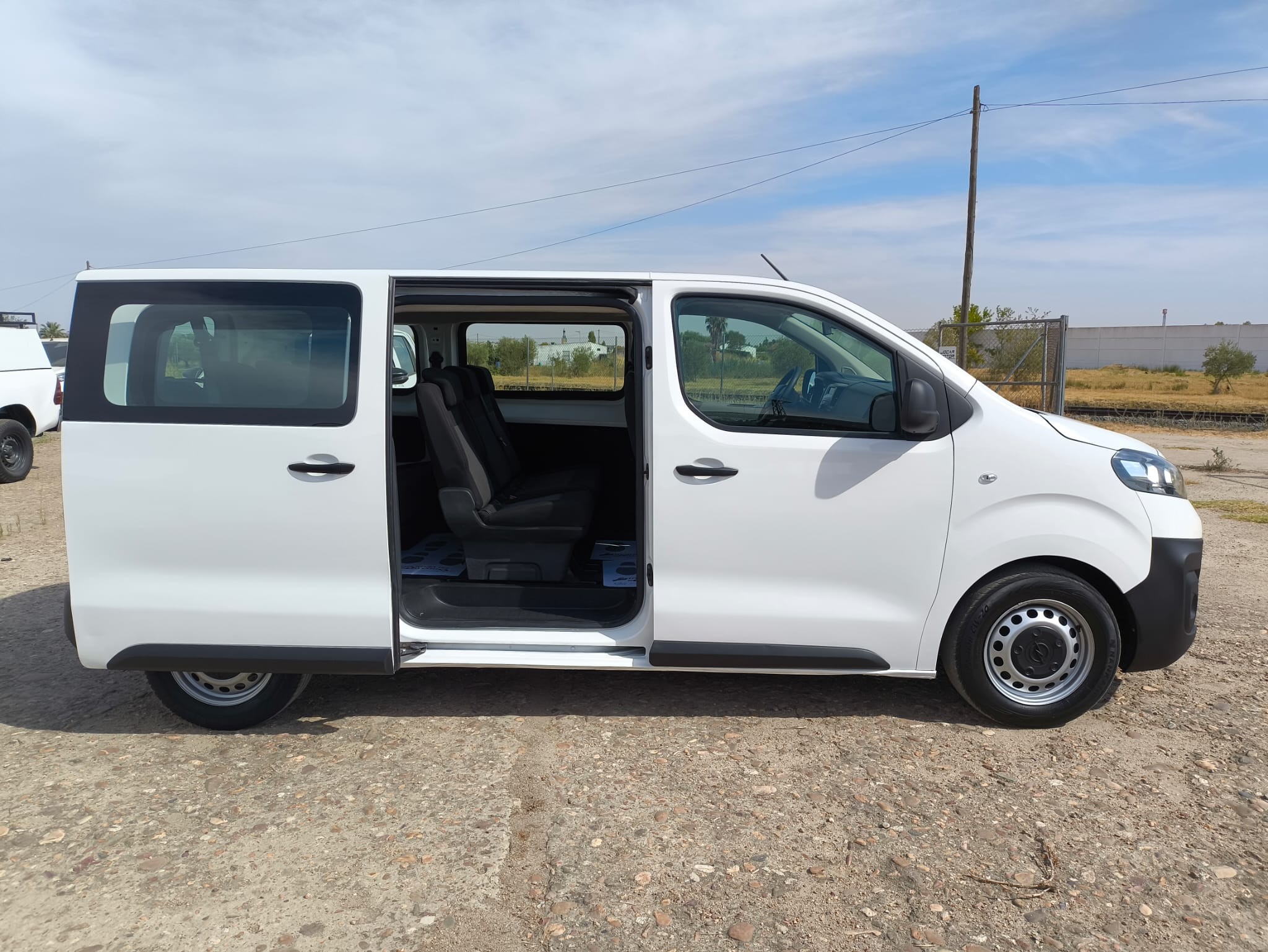 OPEL VIVARO TALLA M COMBI 1.5D 120 CV 9 PLAZAS
