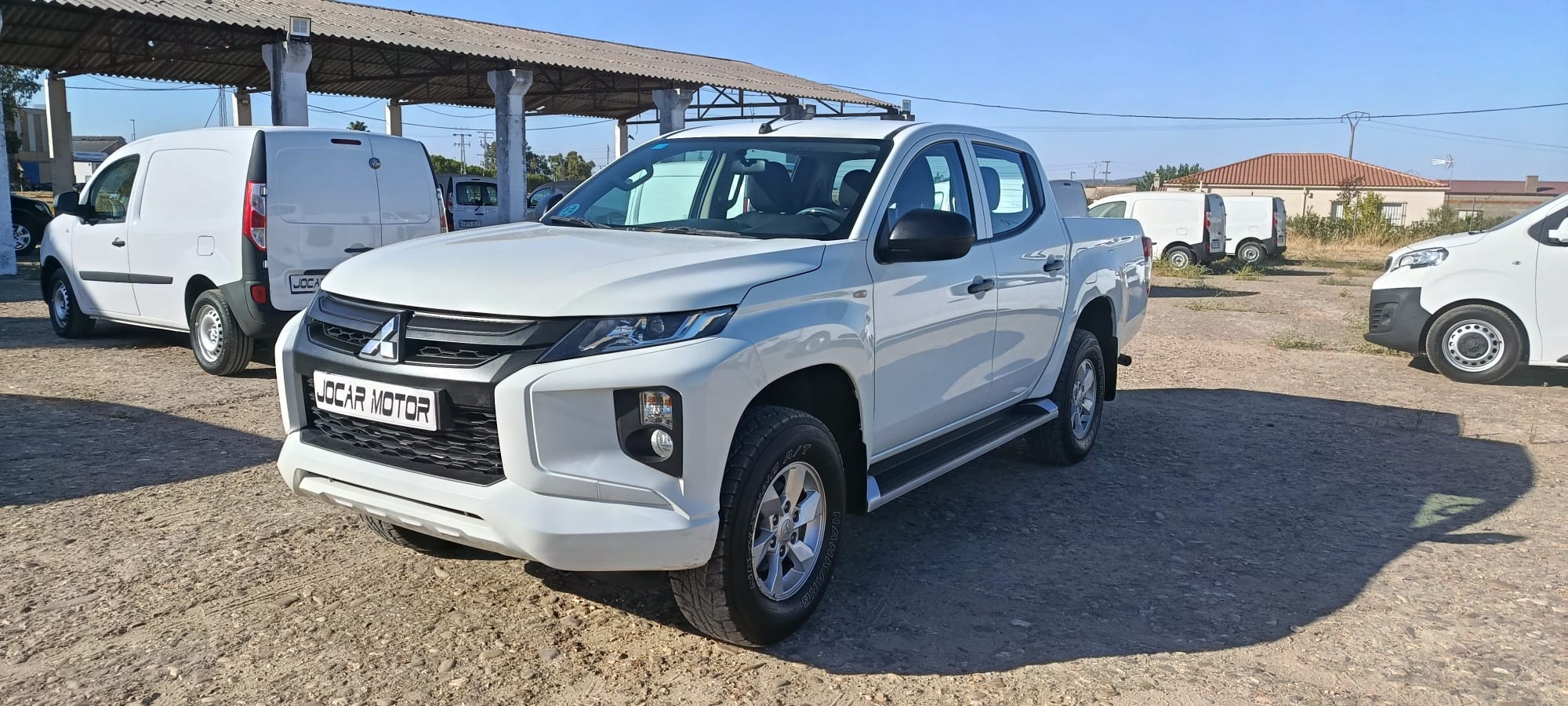 MITSUBISHI L-200 DOBLE CABINA 220 DI-D AUTOMATICA