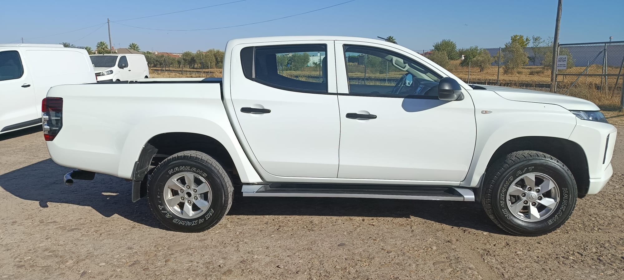 MITSUBISHI L-200 DOBLE CABINA 220 DI-D AUTOMATICA