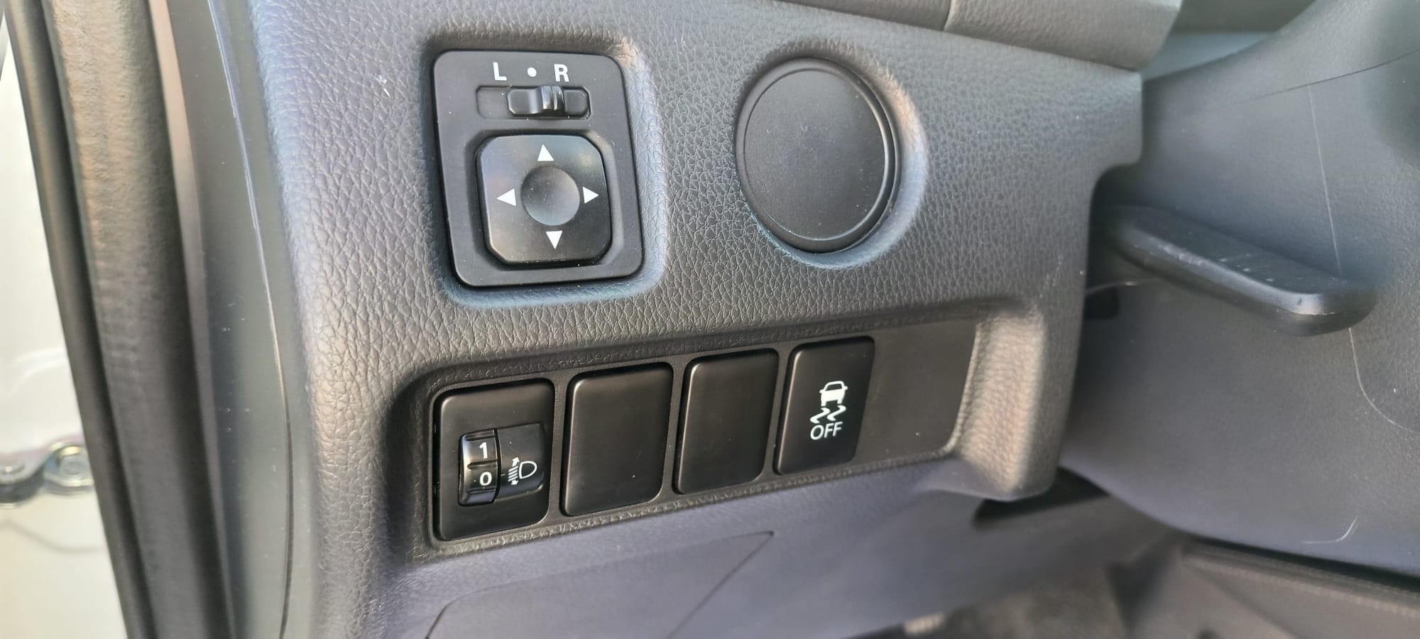 MITSUBISHI L-200 DOBLE CABINA 220 DI-D AUTOMATICA