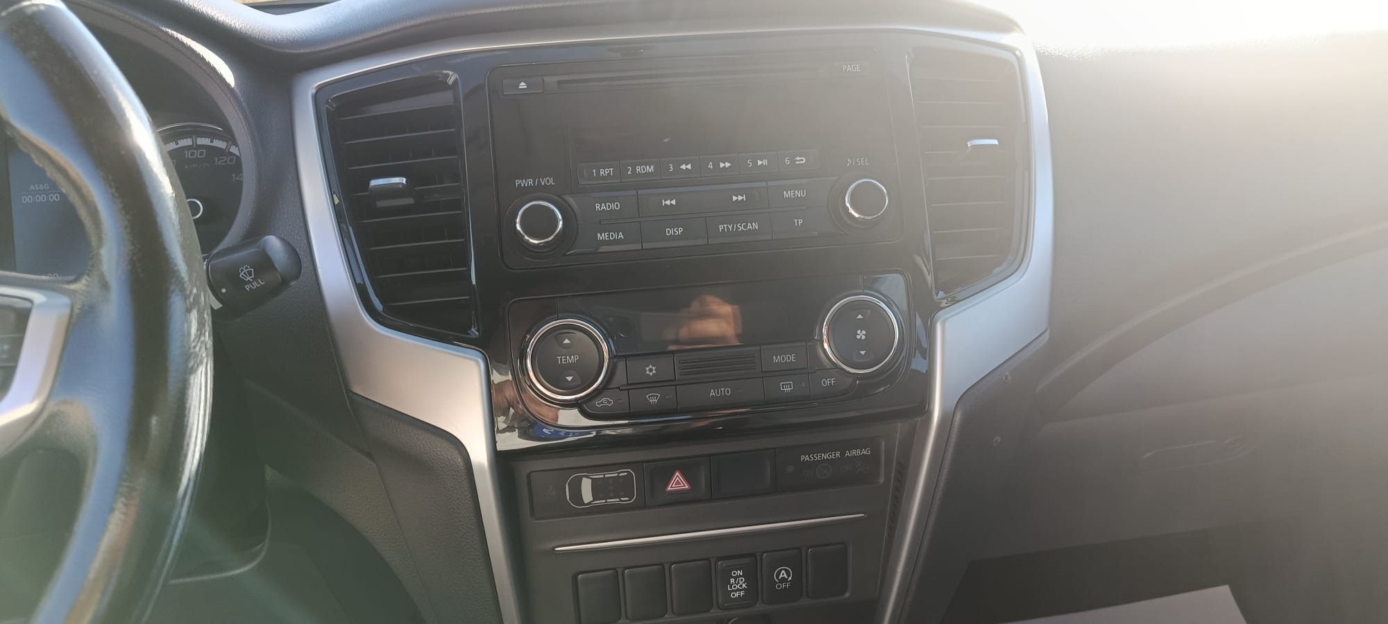 MITSUBISHI L-200 DOBLE CABINA 220 DI-D AUTOMATICA