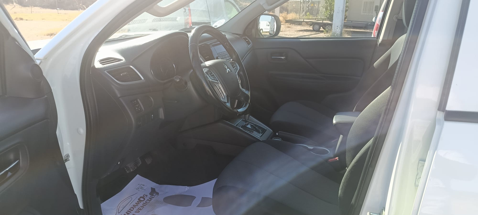 MITSUBISHI L-200 DOBLE CABINA 220 DI-D AUTOMATICA