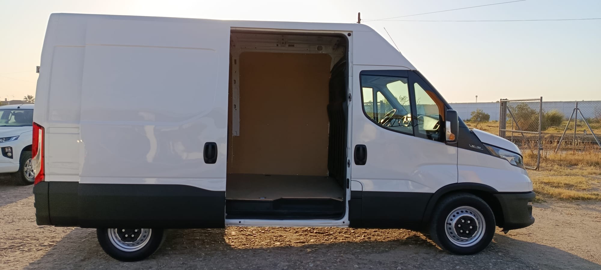 copy of FORD COURIER 1.6 TDCI 75 CV FURGON