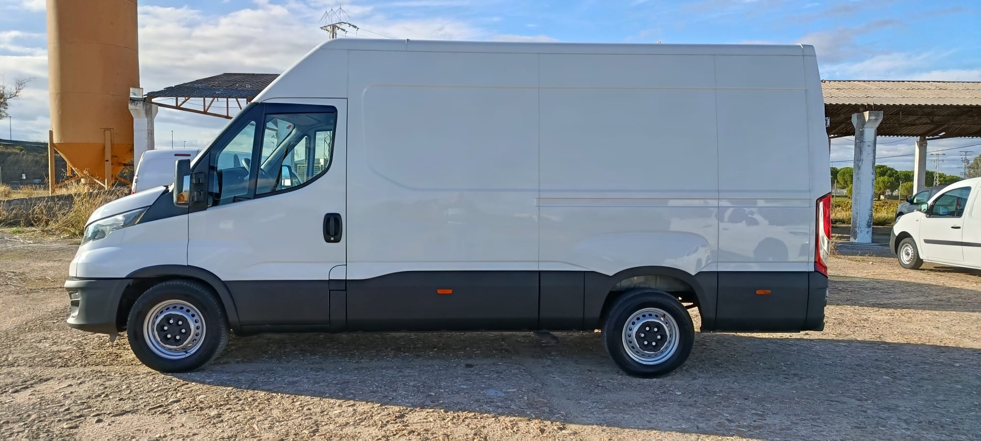 IVECO DAILY 2.3 TD 35S12 V 3520 12M³