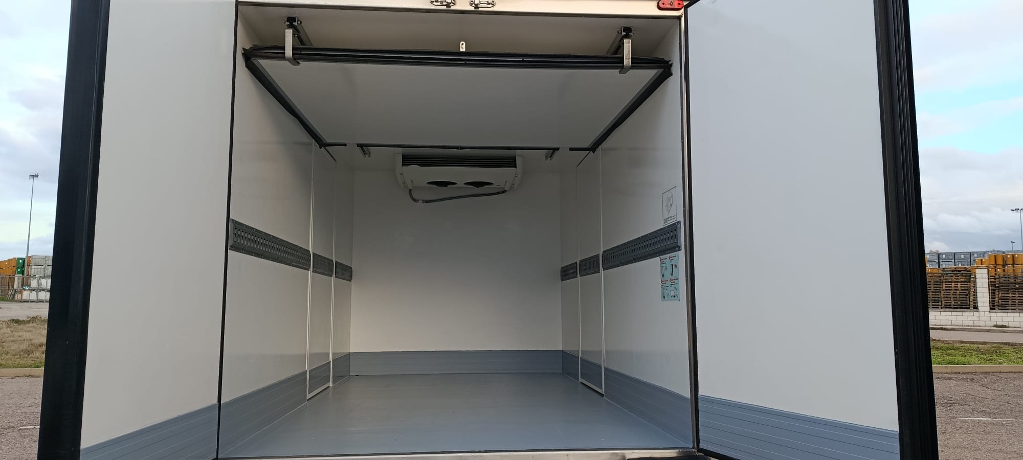 copy of FORD COURIER 1.6 TDCI 75 CV FURGON
