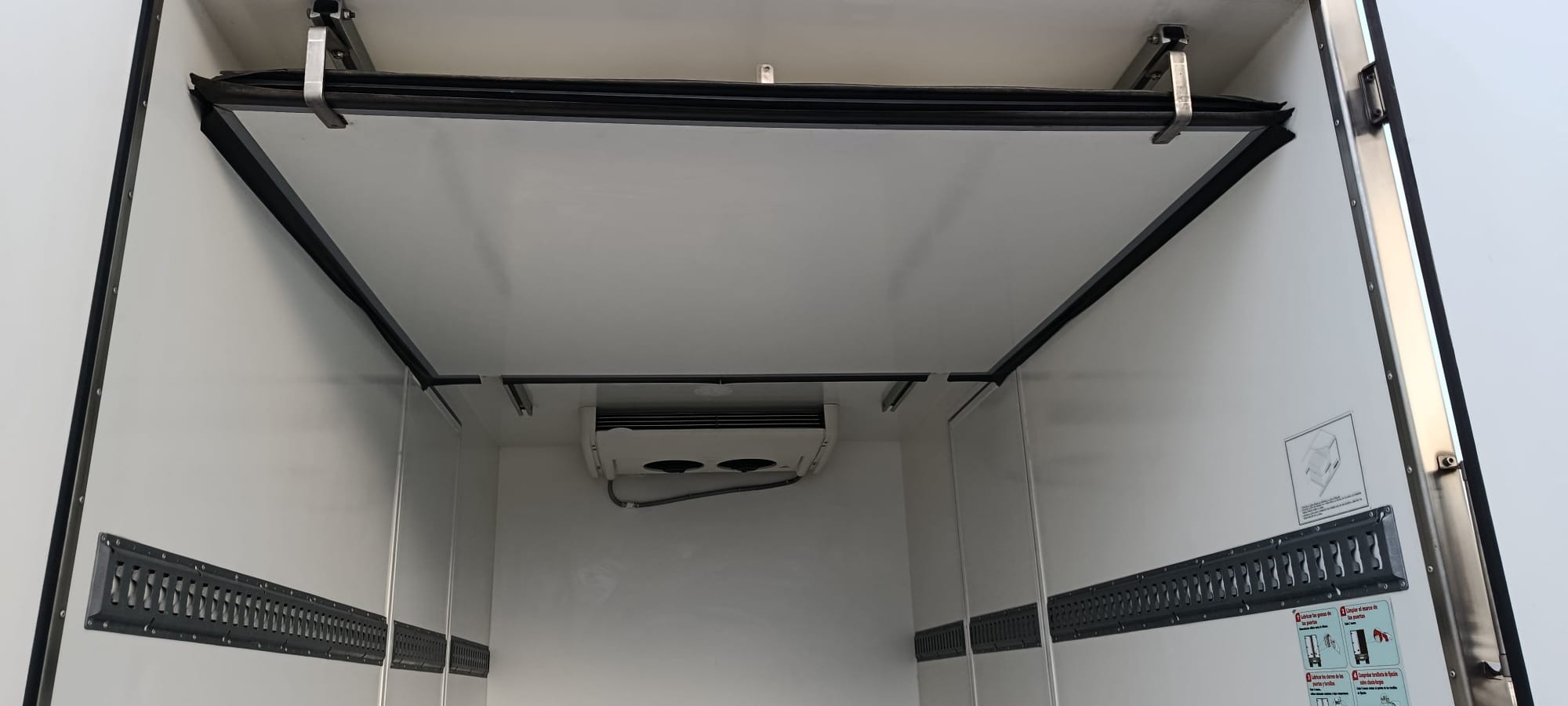 copy of FORD COURIER 1.6 TDCI 75 CV FURGON