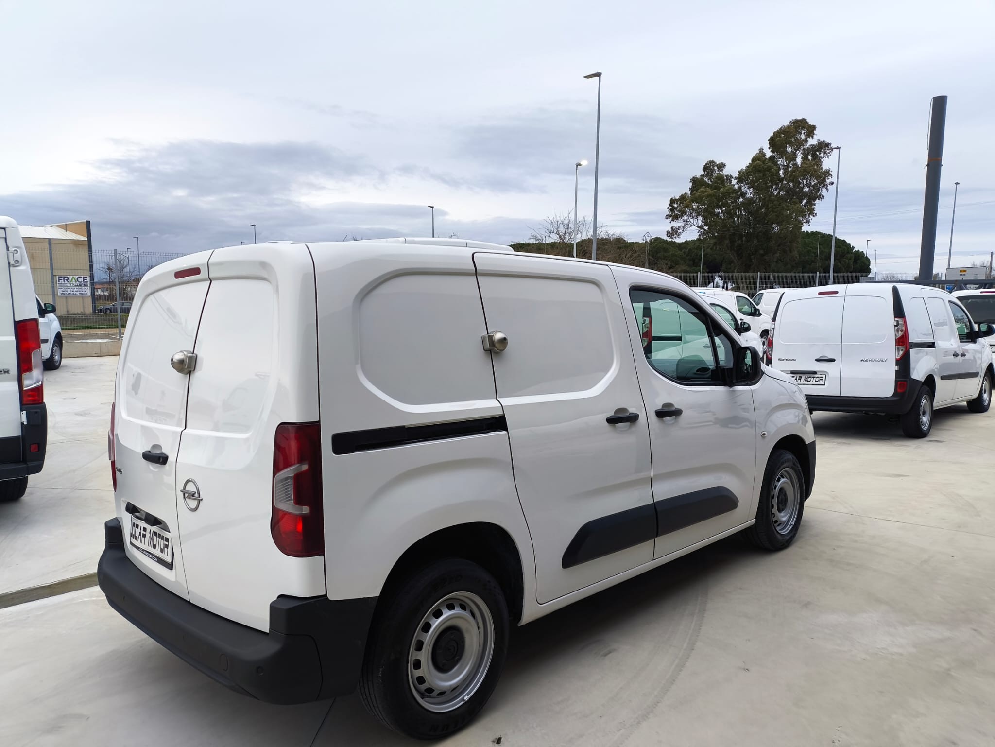 copy of FORD COURIER 1.6 TDCI 75 CV FURGON