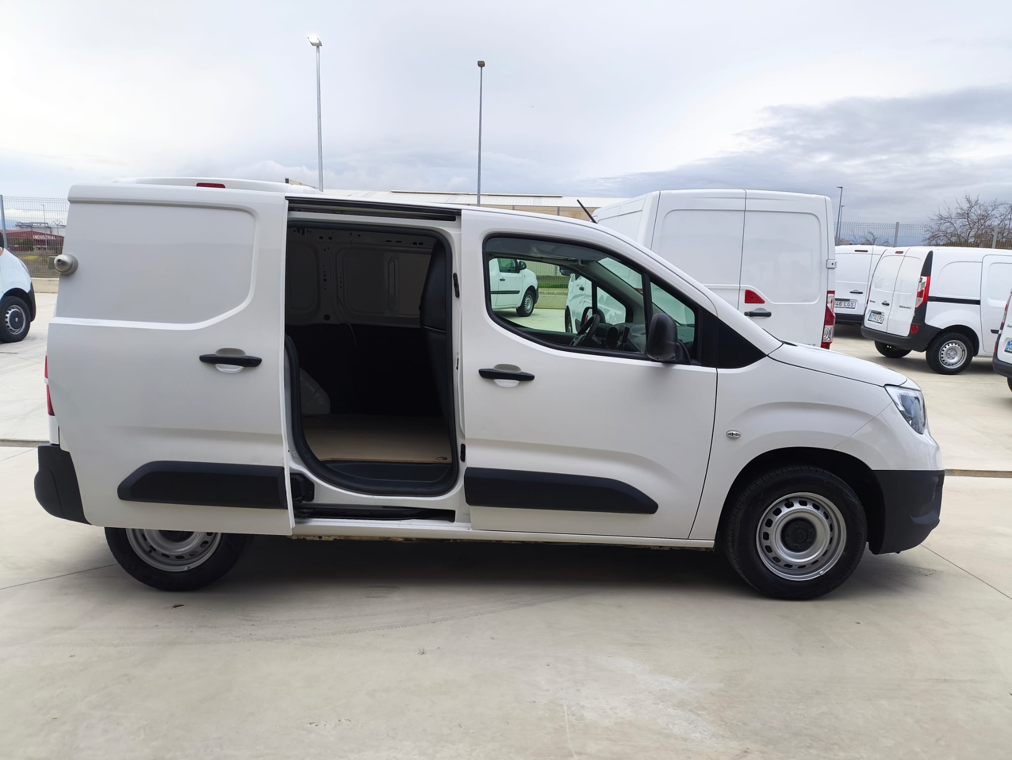 copy of FORD COURIER 1.6 TDCI 75 CV FURGON