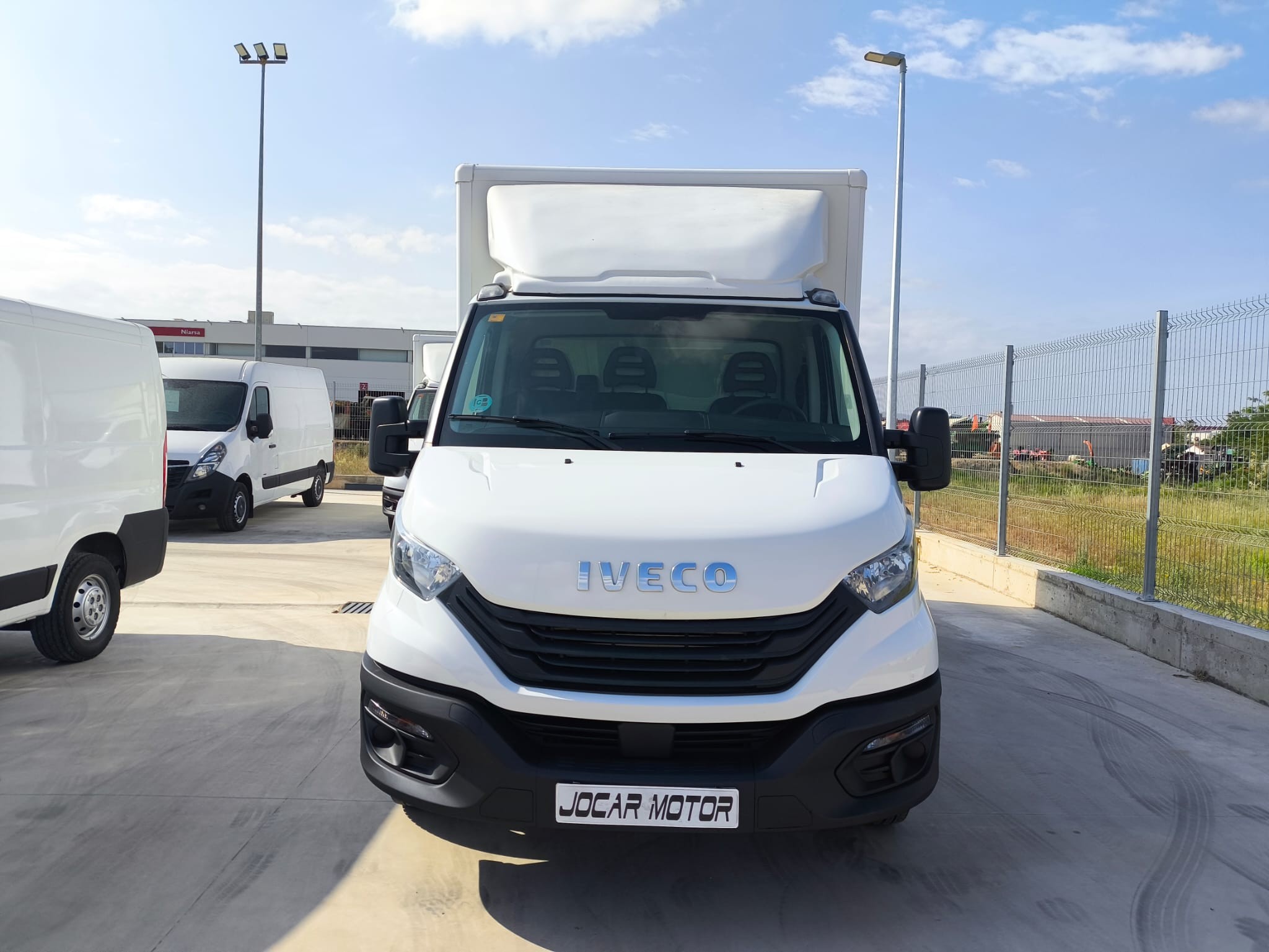 IVECO DAILY 35C16H 3450 CAJA CON PLATAFORMA