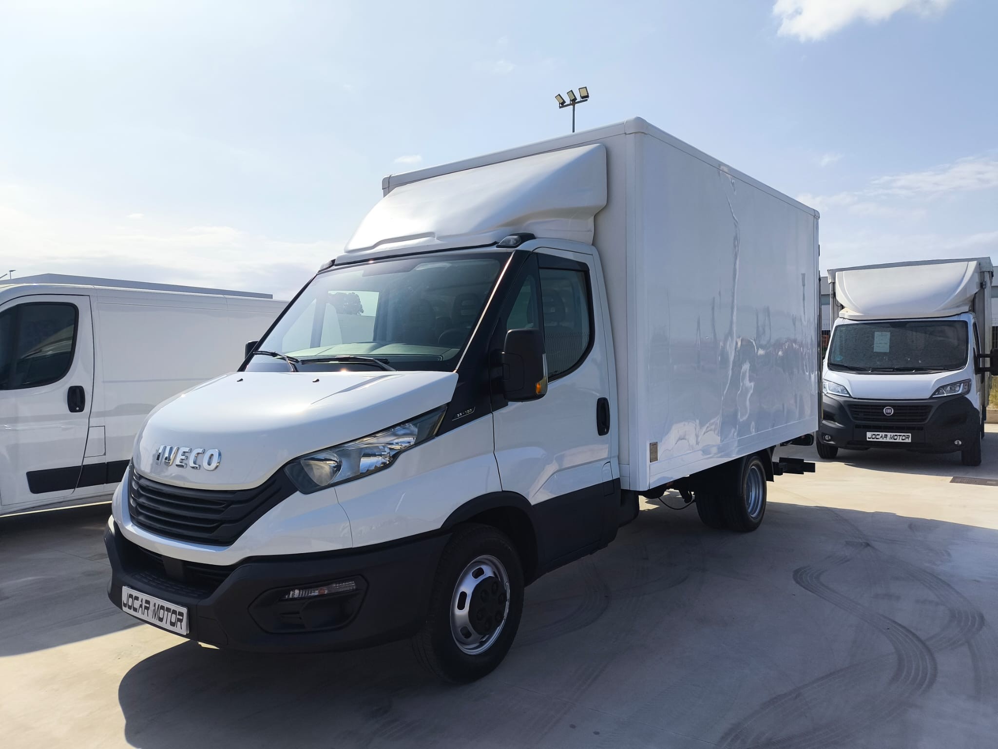IVECO DAILY 35C16H 3450 CAJA CON PLATAFORMA