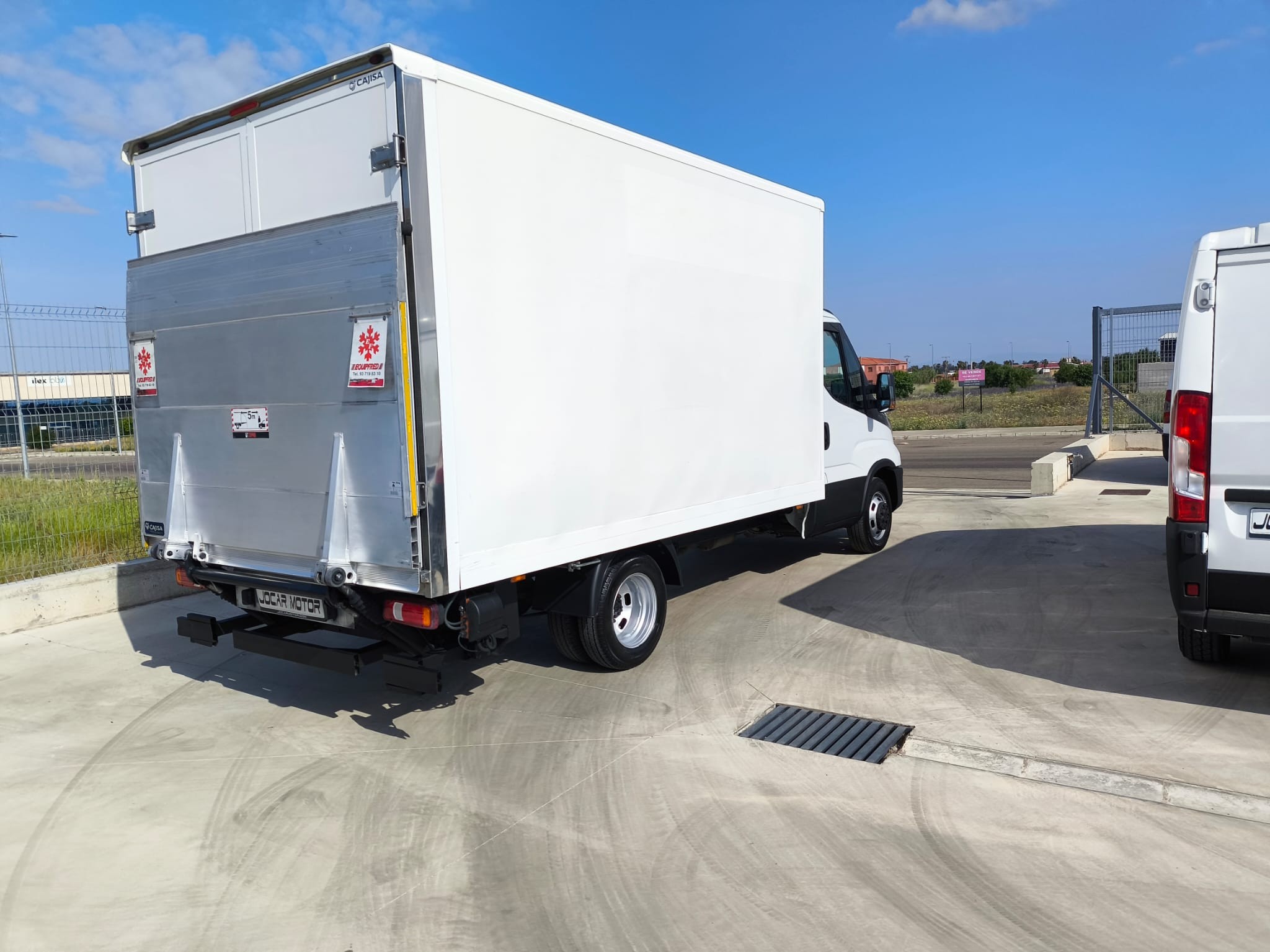 IVECO DAILY 35C16H 3450 CAJA CON PLATAFORMA