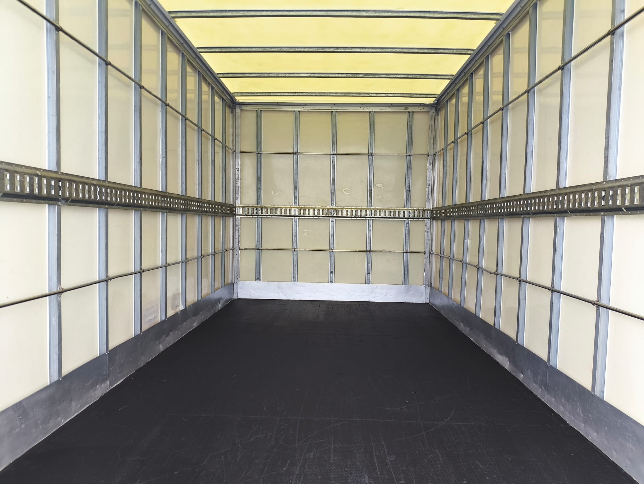 IVECO DAILY 35C16H 3450 CAJA CON PLATAFORMA