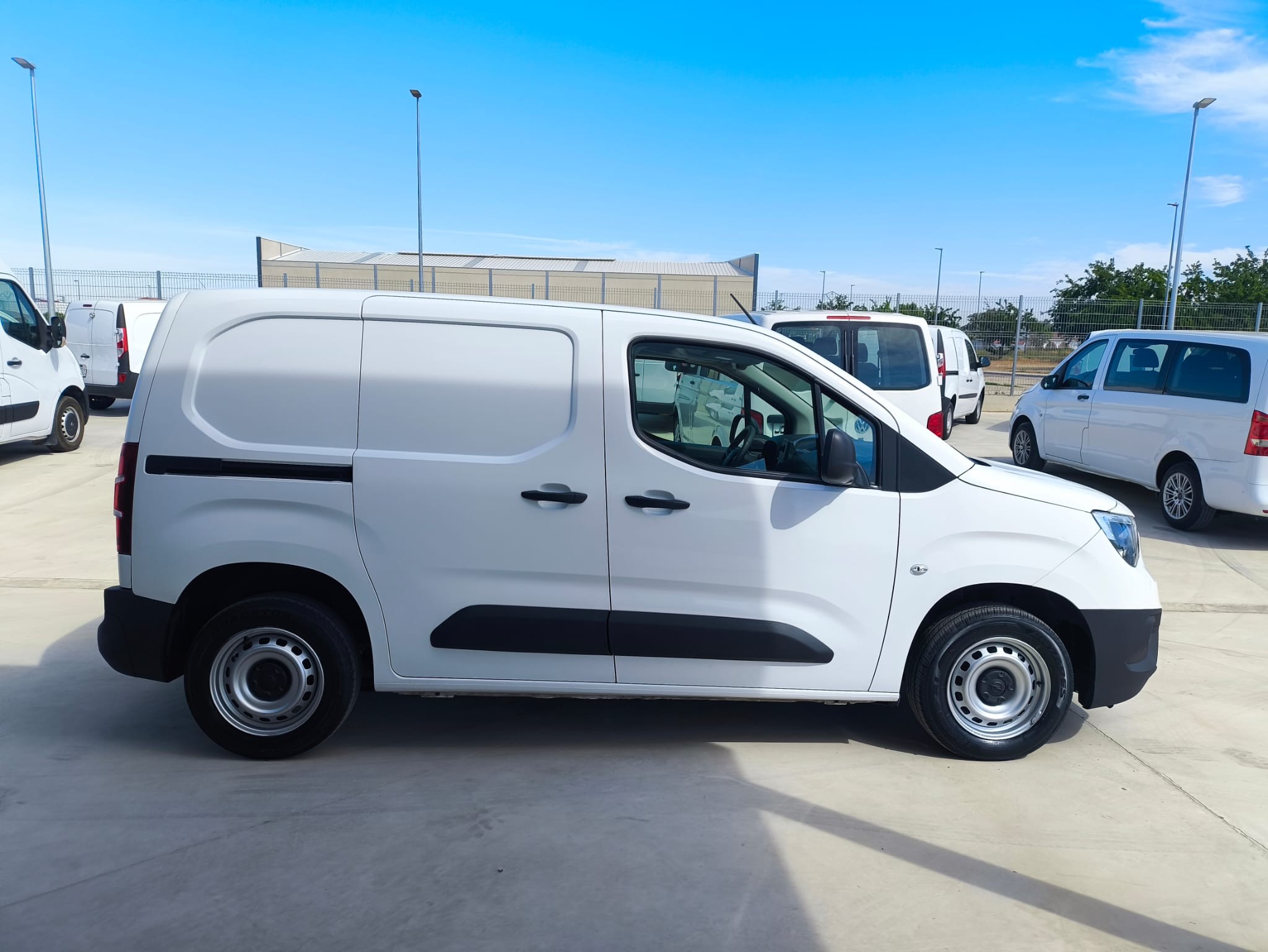 copy of FORD COURIER 1.6 TDCI 75 CV FURGON