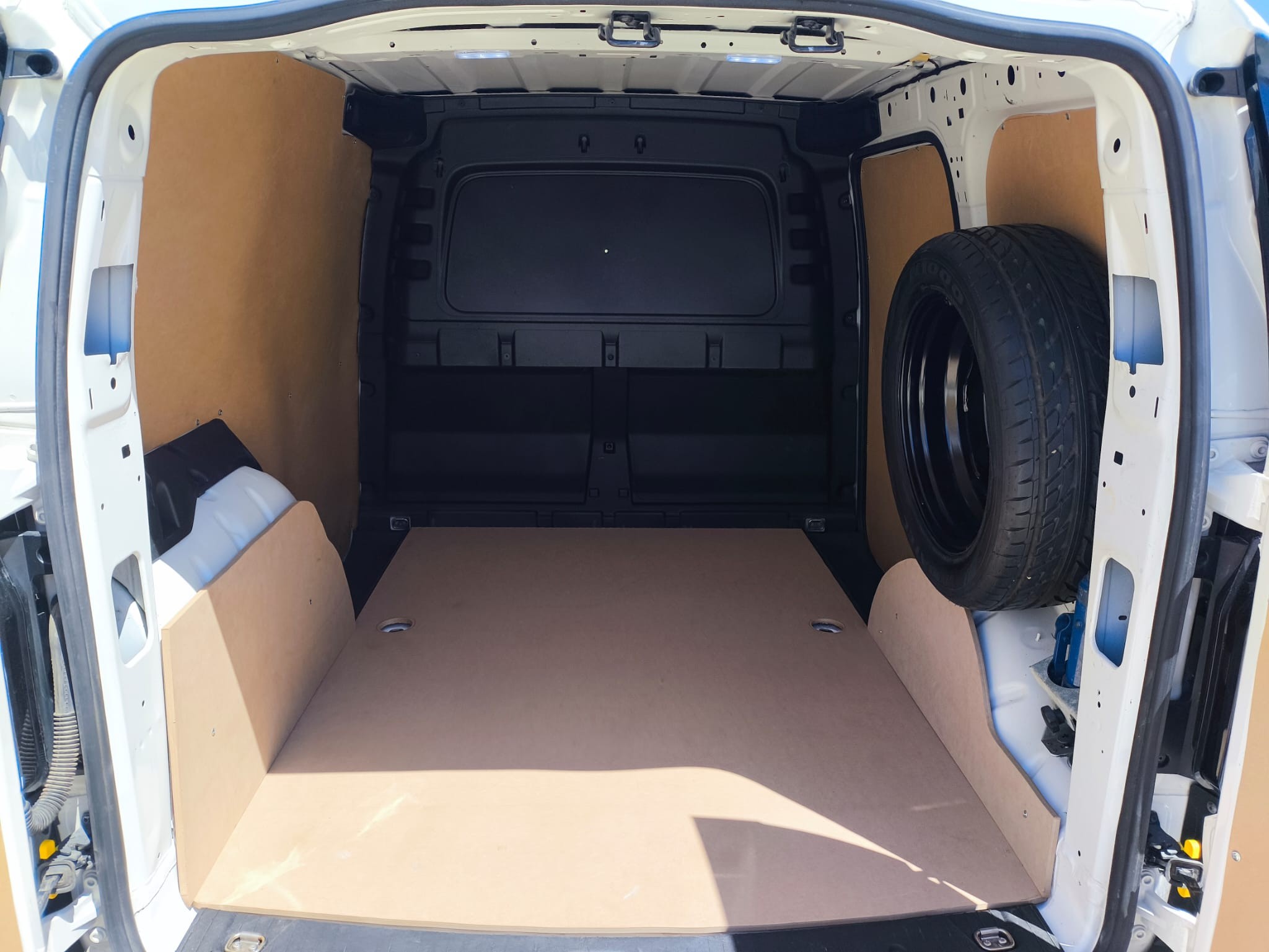 copy of FORD COURIER 1.6 TDCI 75 CV FURGON