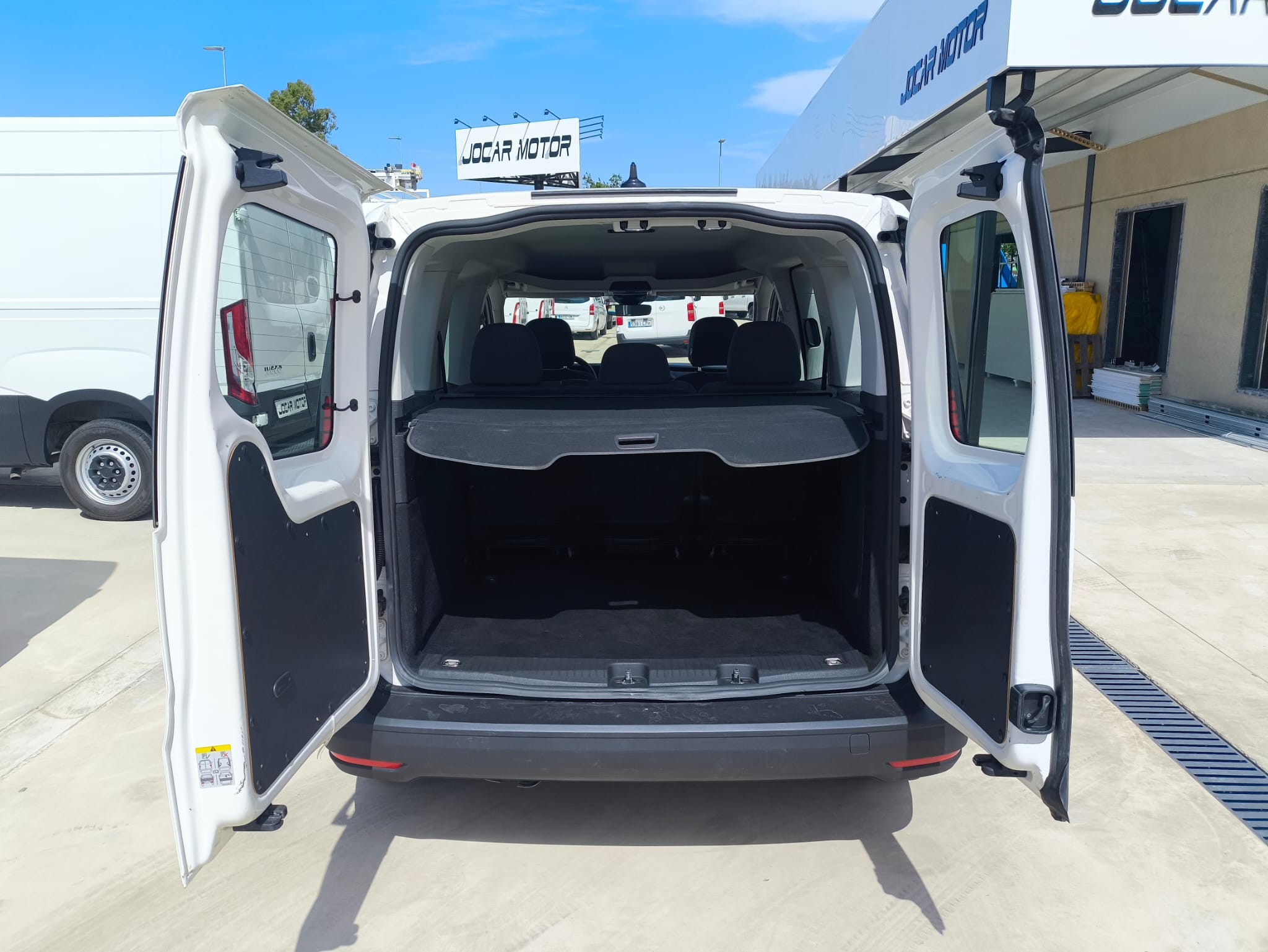 copy of FORD COURIER 1.6 TDCI 75 CV FURGON