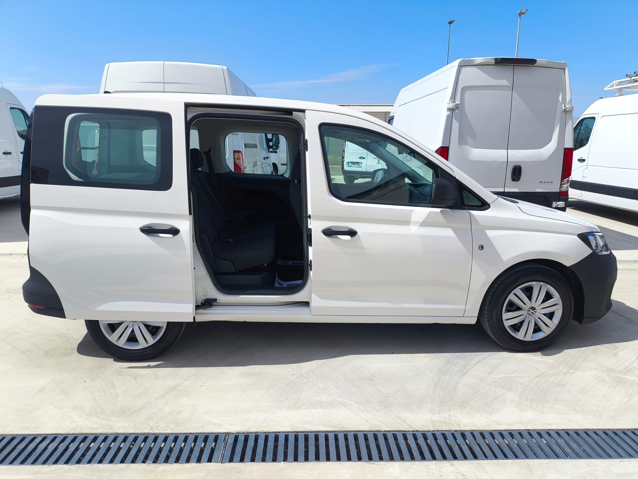 copy of FORD COURIER 1.6 TDCI 75 CV FURGON