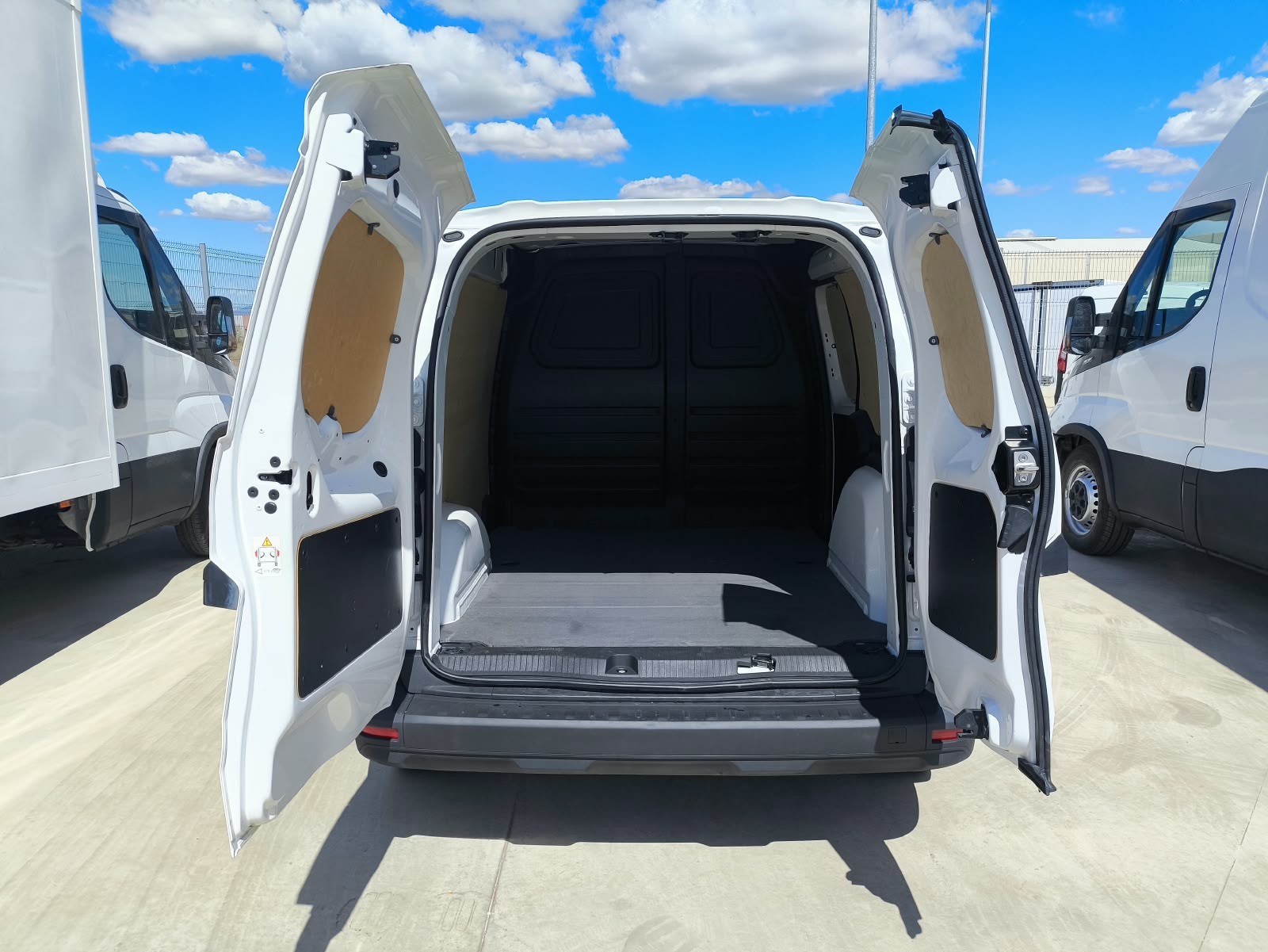 copy of FORD COURIER 1.6 TDCI 75 CV FURGON