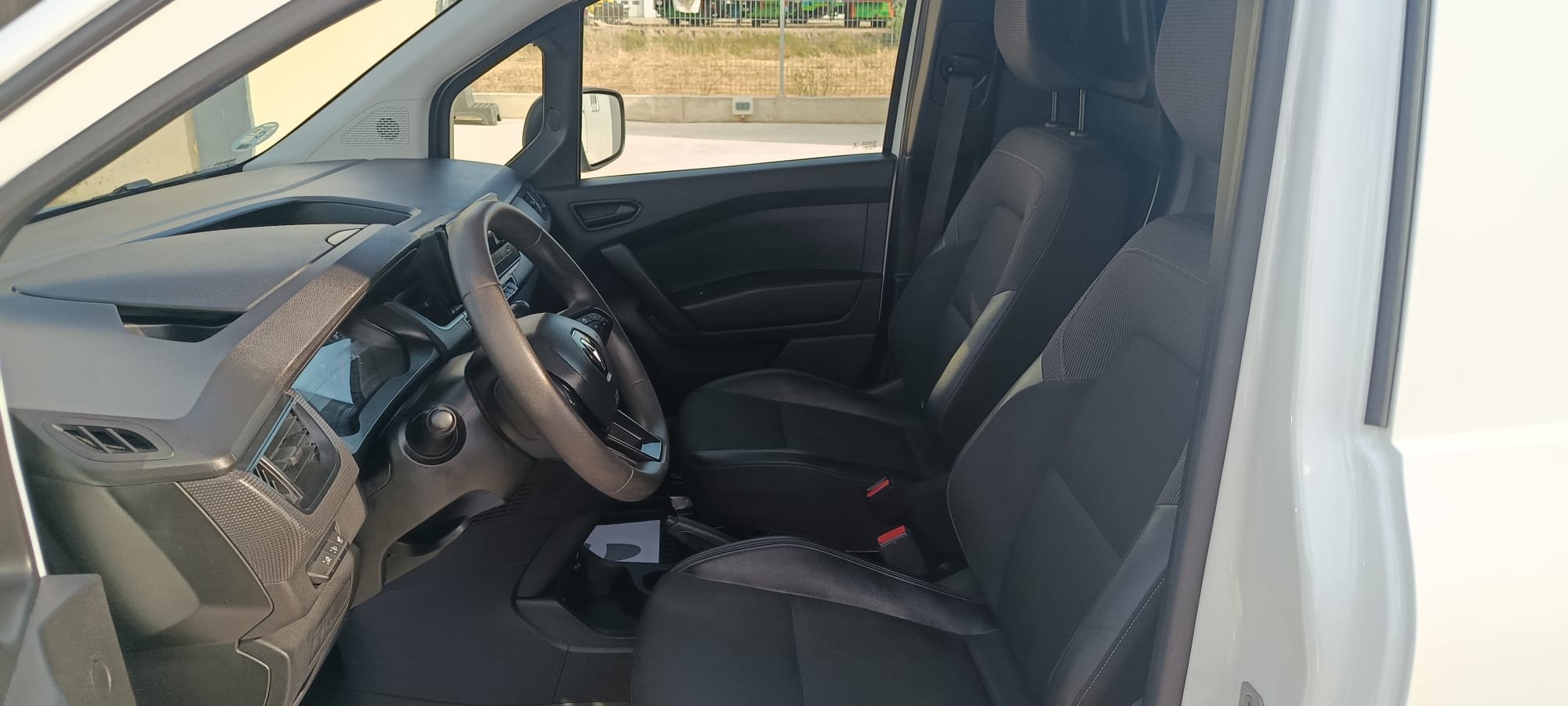 copy of FORD COURIER 1.6 TDCI 75 CV FURGON