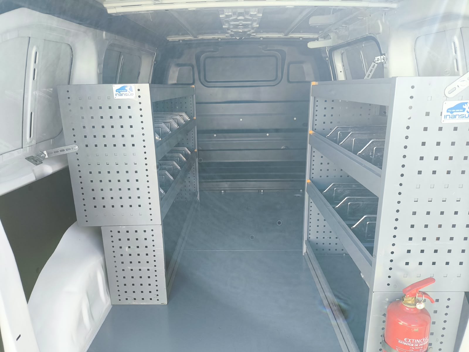 copy of FORD COURIER 1.6 TDCI 75 CV FURGON