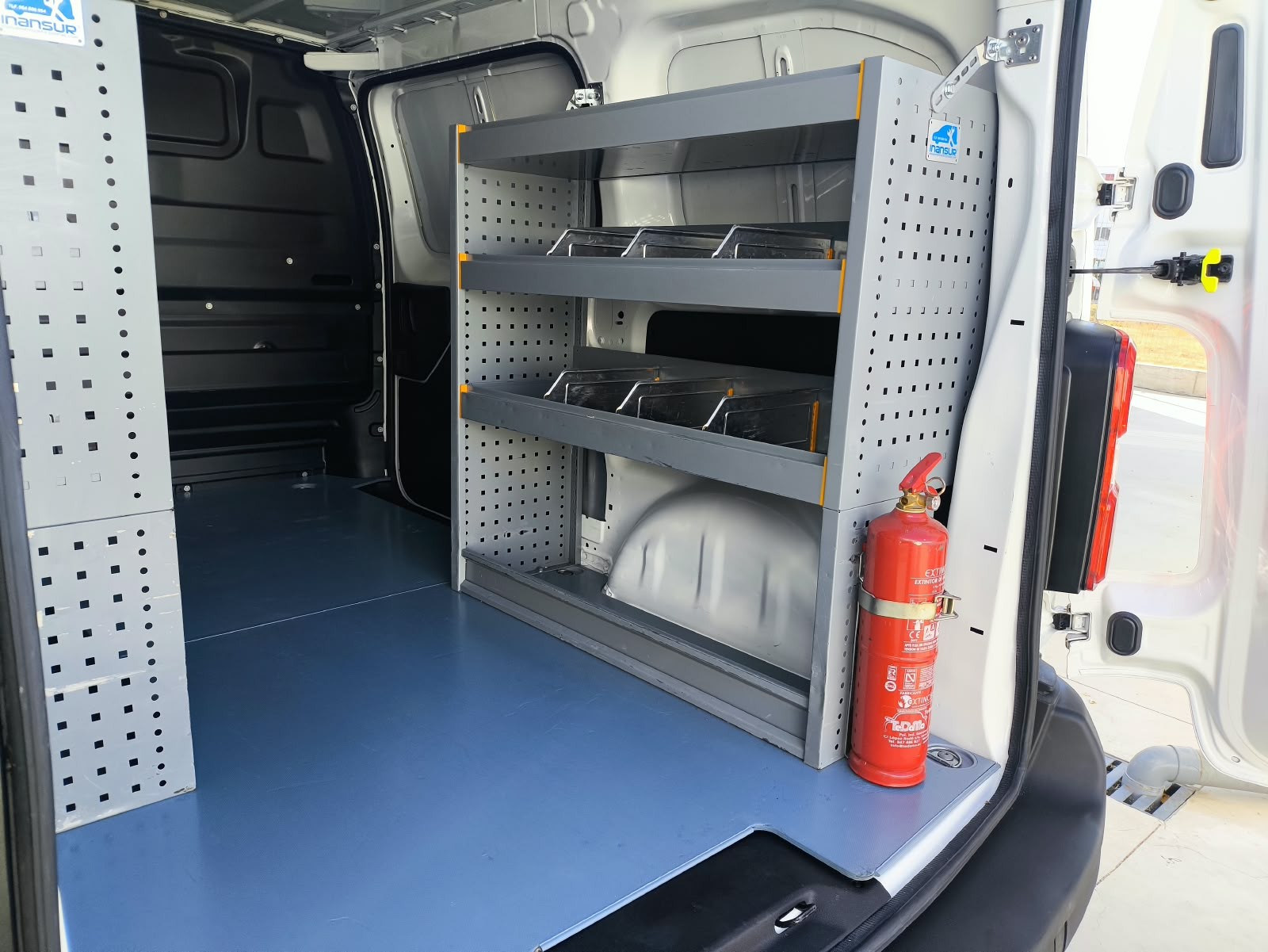 copy of FORD COURIER 1.6 TDCI 75 CV FURGON