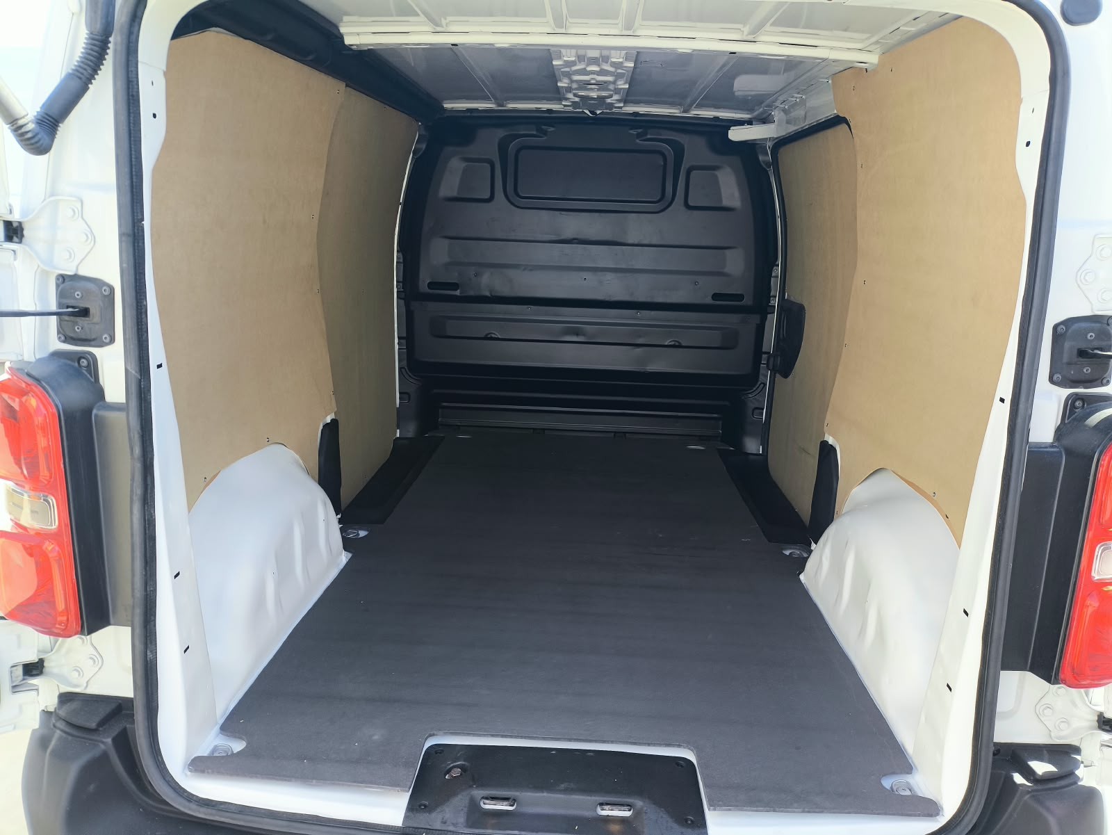 copy of FORD COURIER 1.6 TDCI 75 CV FURGON