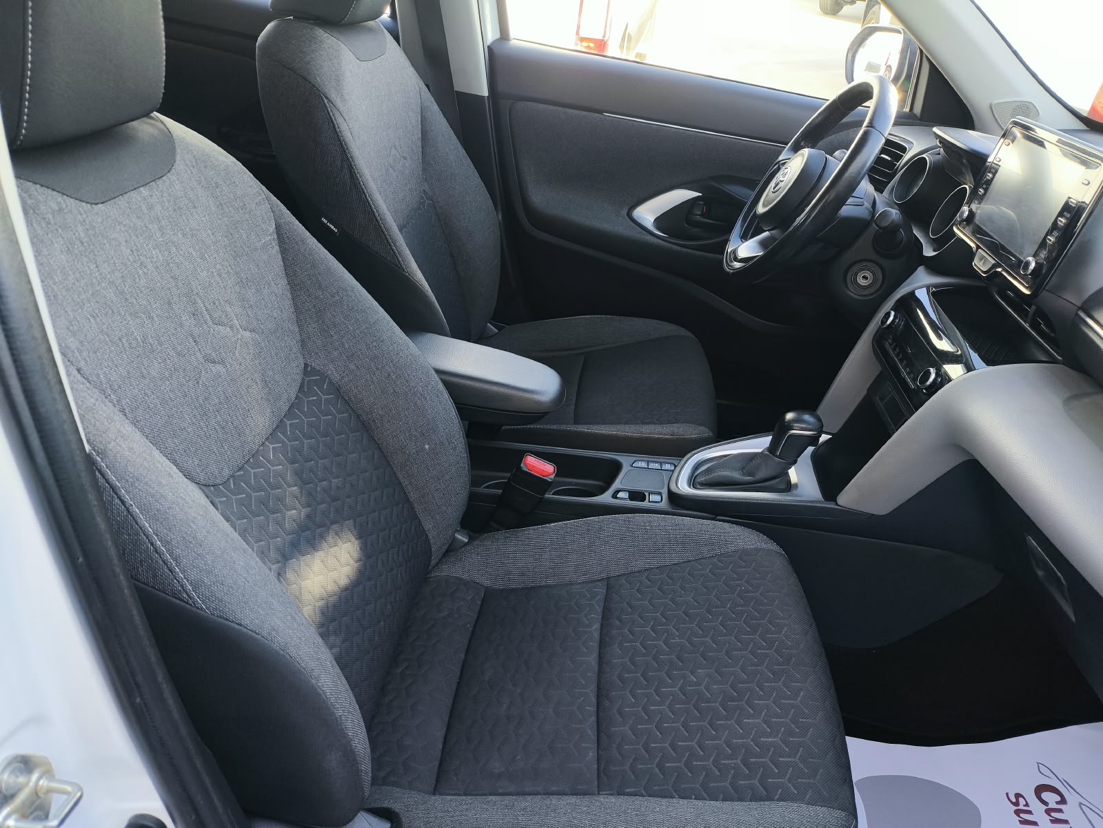 YARIS CROSS 120H E-CVT BUSINESS PLUS 116 CV