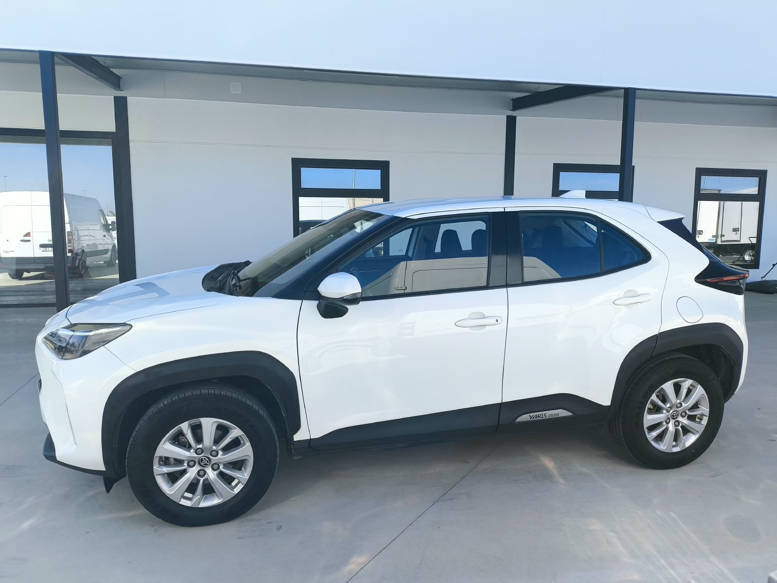 YARIS CROSS 120H E-CVT BUSINESS PLUS 116 CV