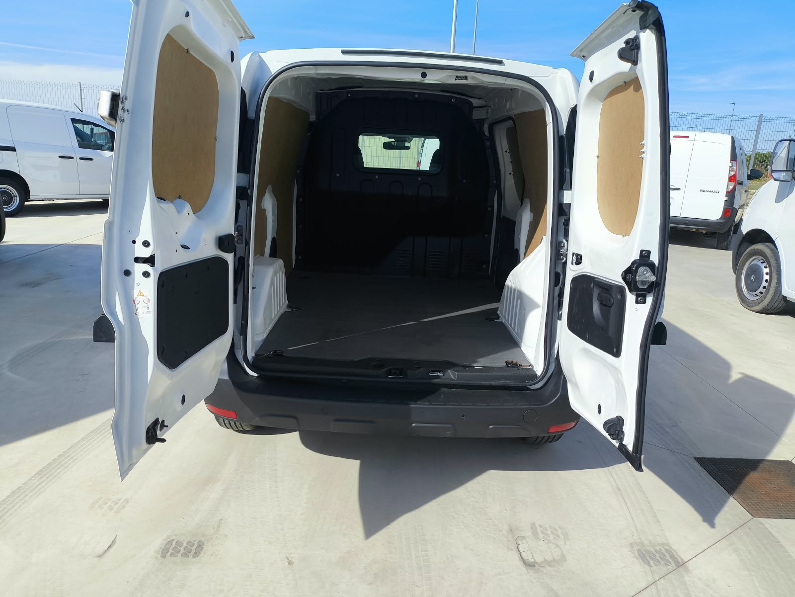copy of FORD COURIER 1.6 TDCI 75 CV FURGON
